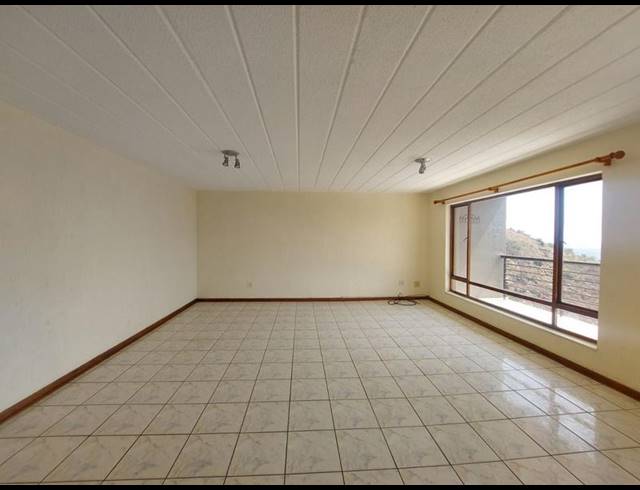 2 BEDROOM APARTMENT FOR SALE IN NORTHCLIFF